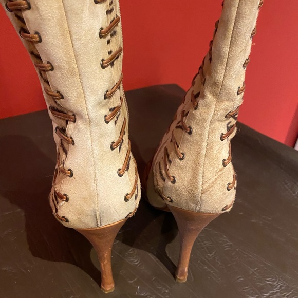 Suede boots - Picture 7 of 10